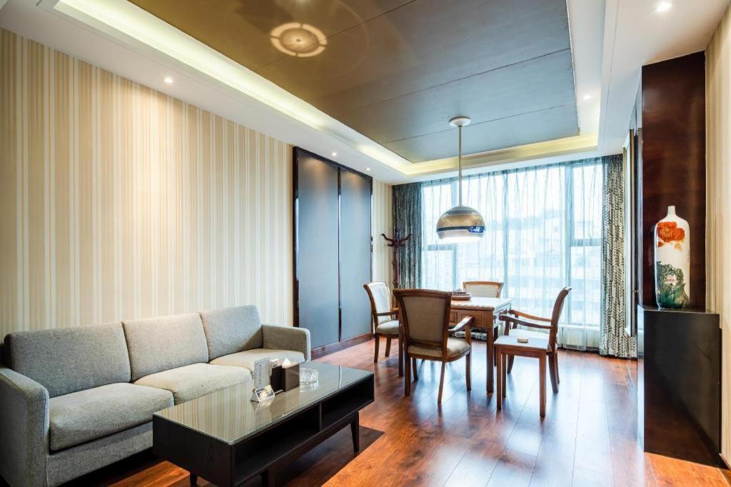 Chengdu Rising Butterfly Hotel Exterior foto